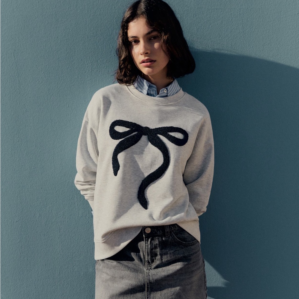 Mango Embossed Design Gray Sweatshirt with Black Bow